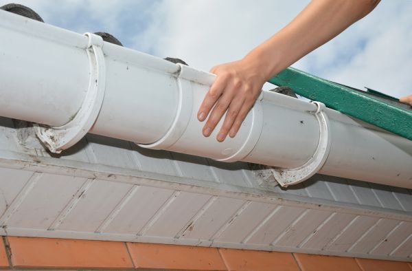 Gutter Reattachment in Belleville